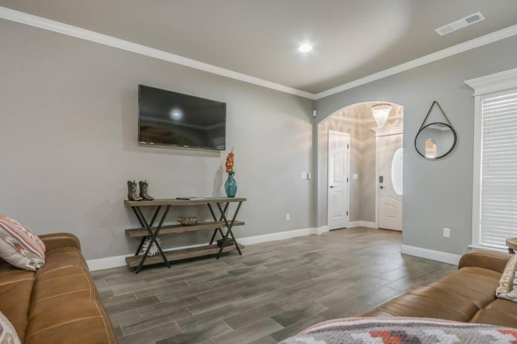 Holiday home Cheerful 3 Bedroom Home, King Bed, 10 Min From Palo Duro Canyon, Fireplace, Washer Dryer