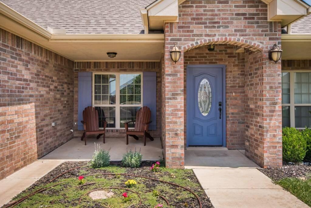 Cheerful 3 Bedroom Home, King Bed, 10 Min From Palo Duro Canyon, Fireplace, Washer Dryer Canyon