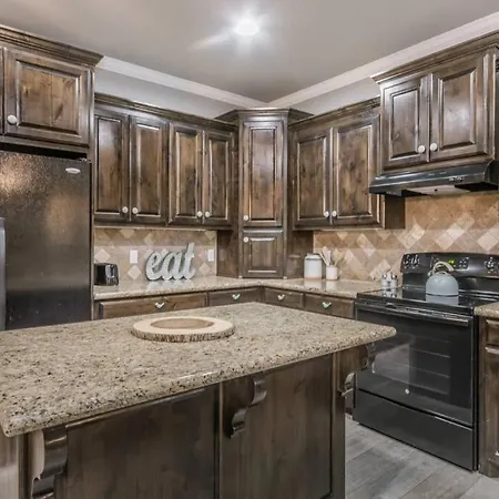 Cheerful 3 Bedroom Home, King Bed, 10 Min From Palo Duro Canyon, Fireplace, Washer Dryer Exterior foto