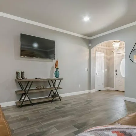 Cheerful 3 Bedroom Home, King Bed, 10 Min From Palo Duro Canyon, Fireplace, Washer Dryer Exterior foto
