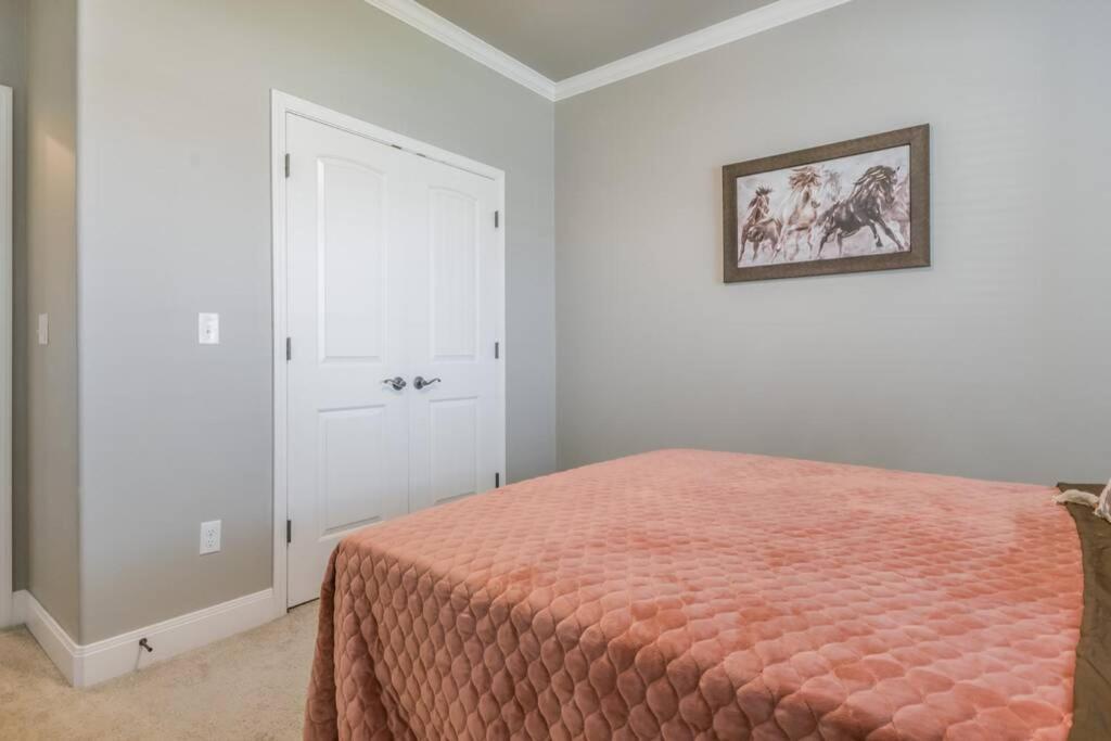 Сasa de vacaciones Cheerful 3 Bedroom Home, King Bed, 10 Min From Palo Duro Canyon, Fireplace, Washer Dryer *